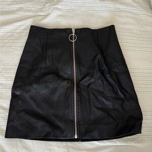 faux leather skirt!!